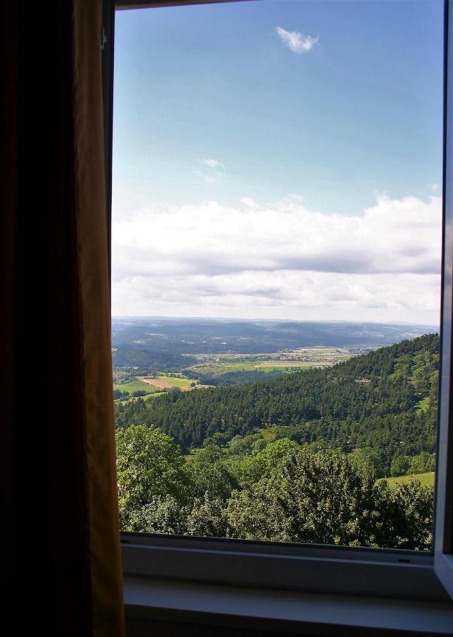 Le Ponant Hotel Pradelles Buitenkant foto