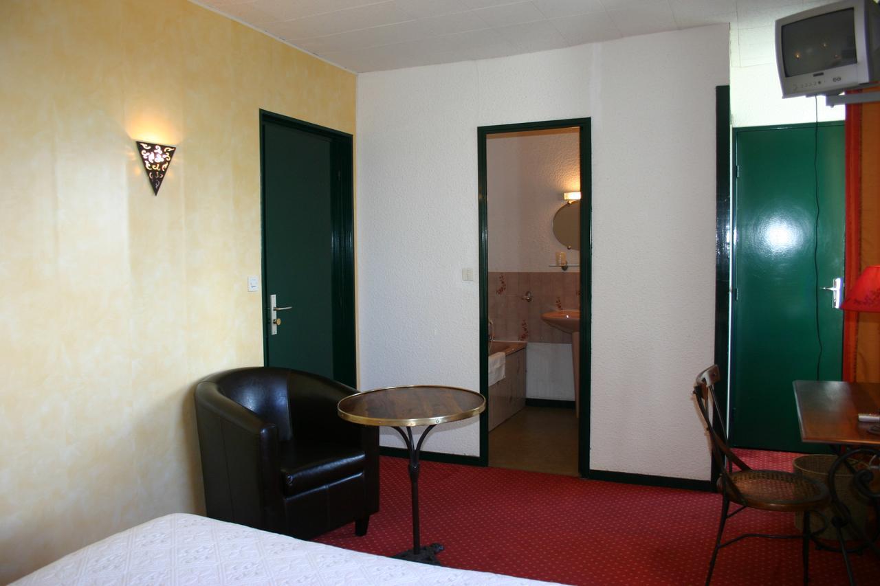 Le Ponant Hotel Pradelles Buitenkant foto