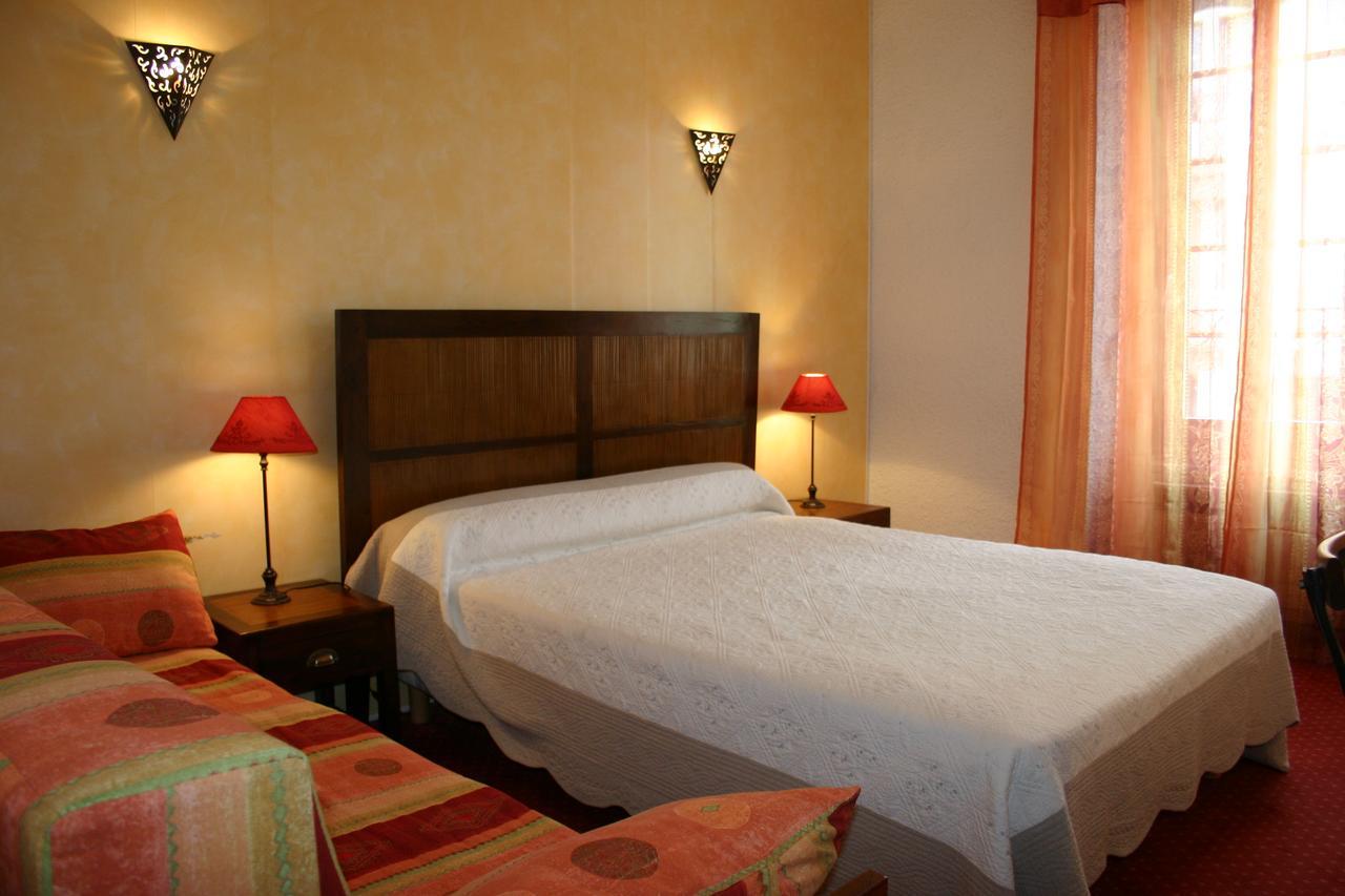 Le Ponant Hotel Pradelles Buitenkant foto