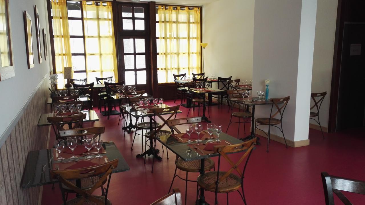 Le Ponant Hotel Pradelles Buitenkant foto