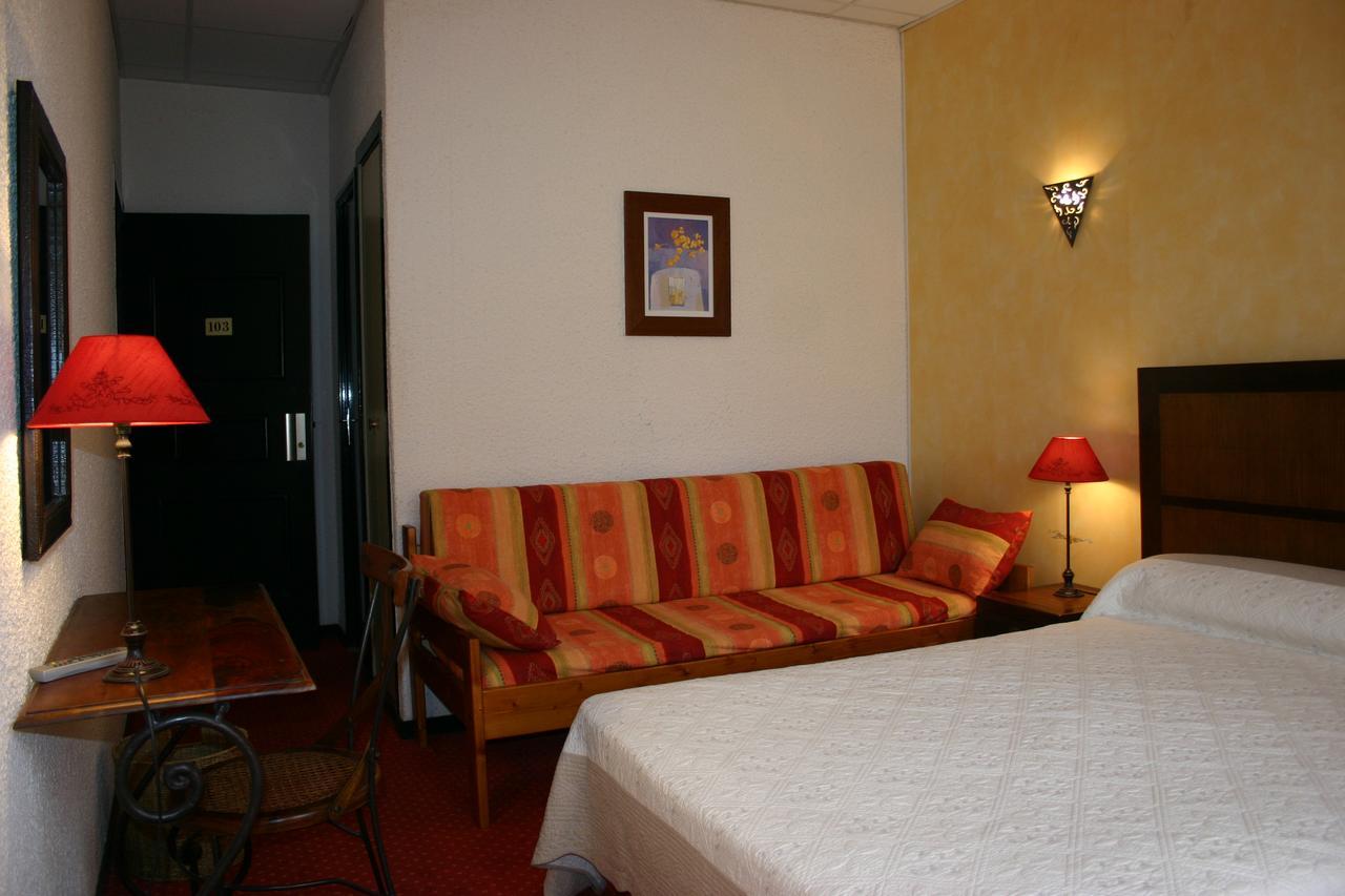 Le Ponant Hotel Pradelles Buitenkant foto