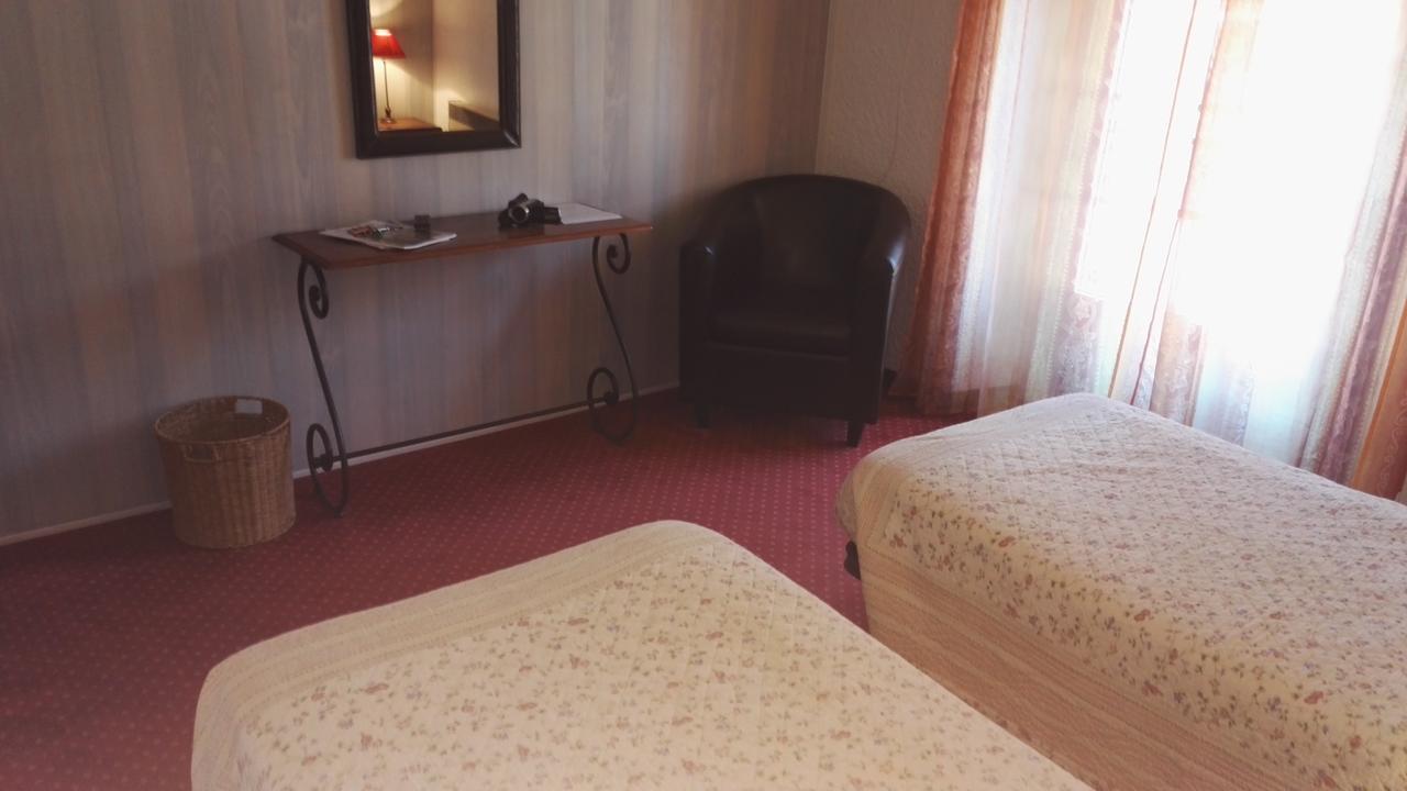 Le Ponant Hotel Pradelles Buitenkant foto